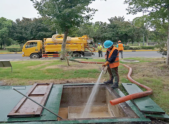 聂荣化油池清理